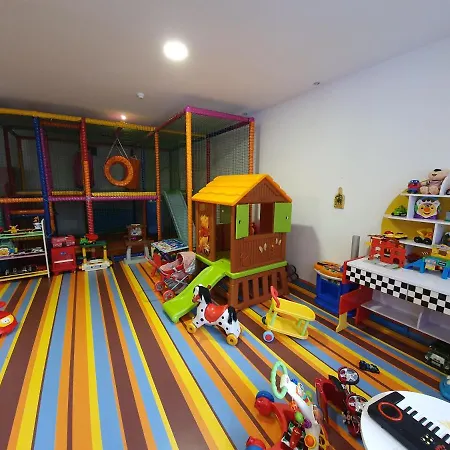 Pinewood Ang Apartment, Semiramida Hills