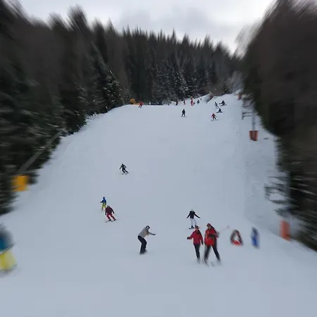 Pinewood Ang Apartment, Semiramida Hills Appartamento *