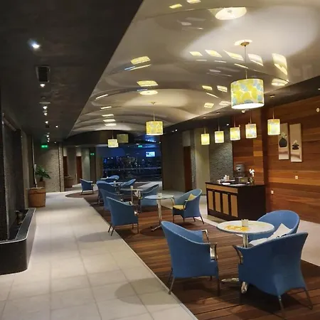 Pinewood Ang Apartment, Semiramida Hills アパート