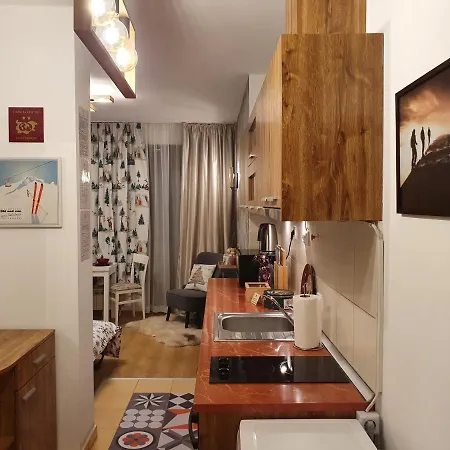 Pinewood Ang Apartment, Semiramida Hills