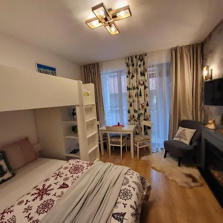 Pinewood Ang Apartment, Semiramida Hills 公寓 *