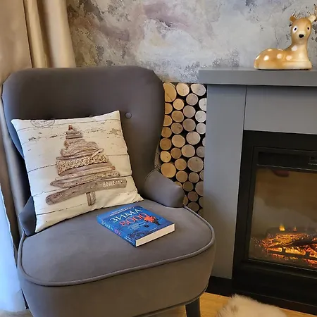Pinewood Ang Apartment, Semiramida Hills アパート